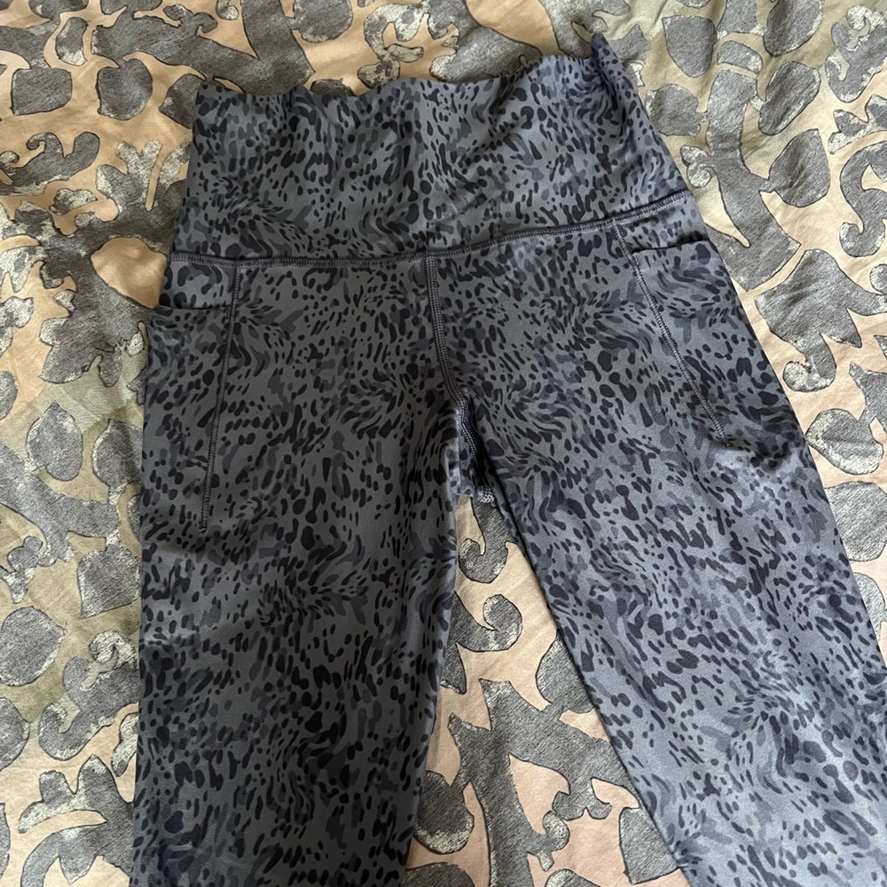 NWOT Athleta Capri Salutation Stash Pocket II - Picture 5 of 9